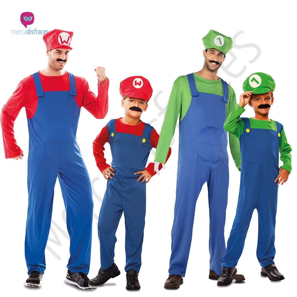 Grupo de personas disfrazadas de fontaneros estilo videojuego con peto azul, camiseta roja y verde y gorra en fiesta de Carnaval