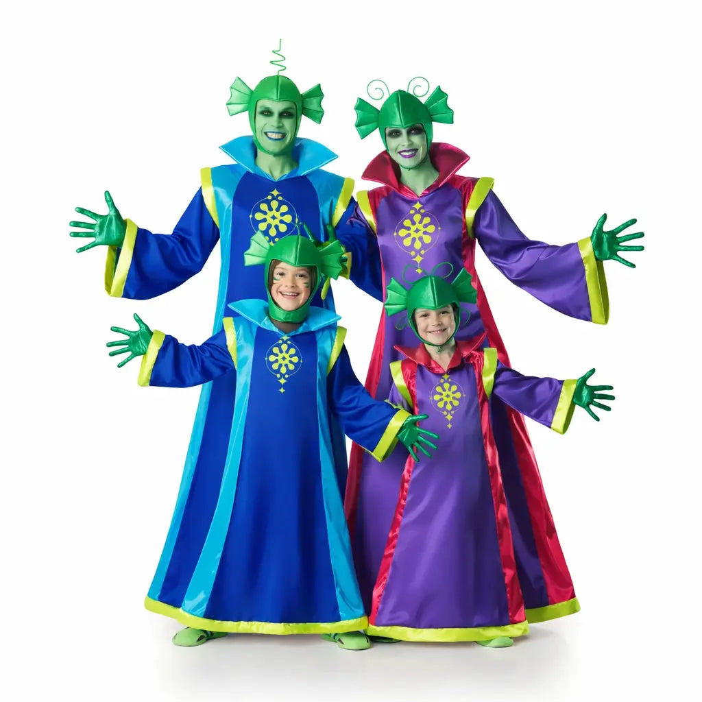 Grupo de amigos disfrazados de alienígenas verdes en Carnaval posando juntos de forma divertida