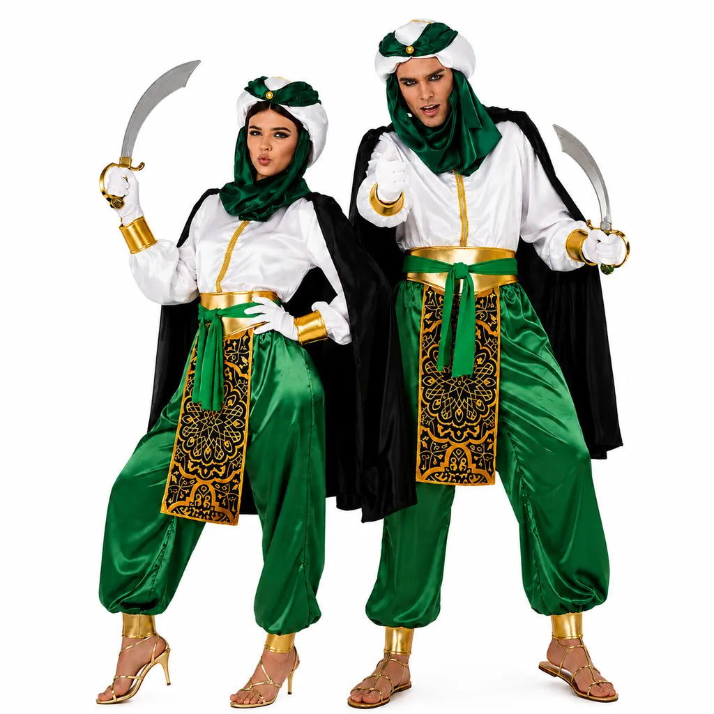 Pareja disfrazada de beduinos con trajes tradicionales del desierto en Carnaval