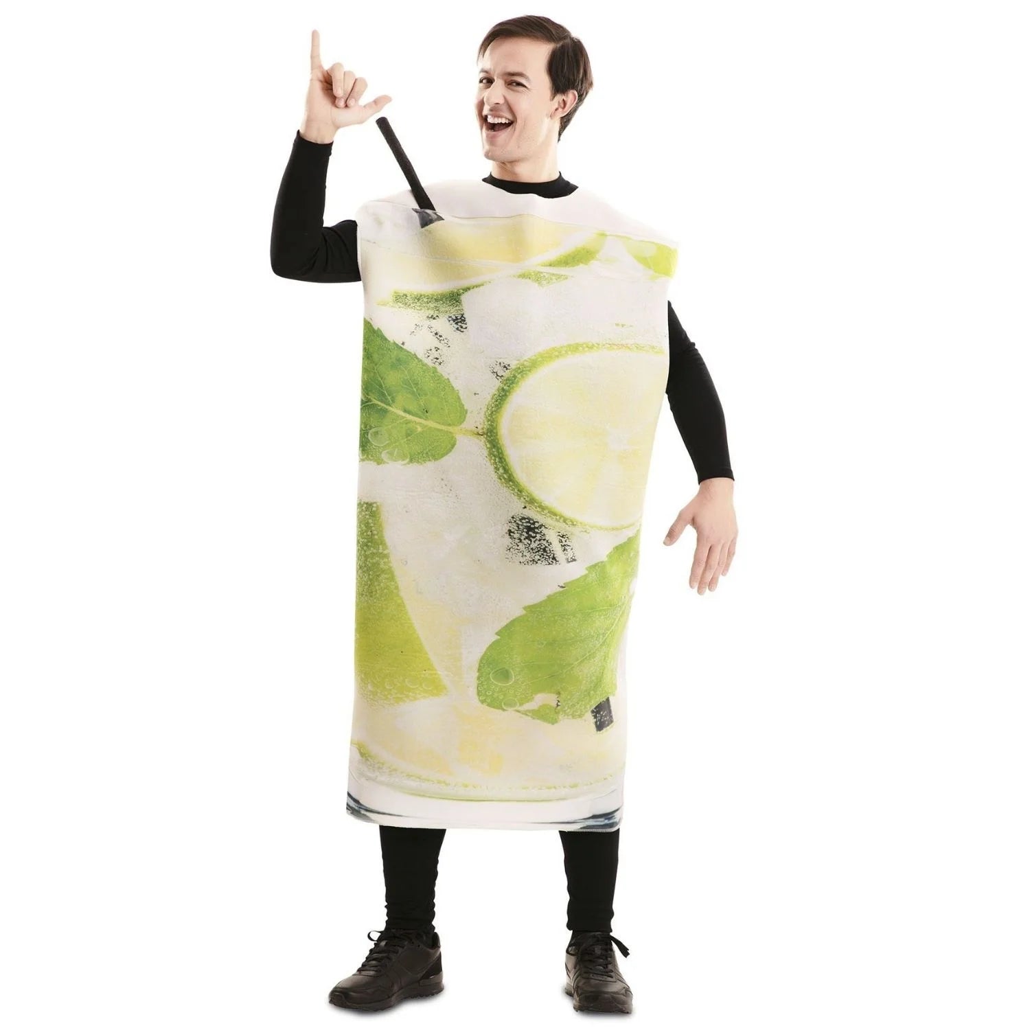 Hombre con disfraz de mojito gigante con lima y hierbabuena