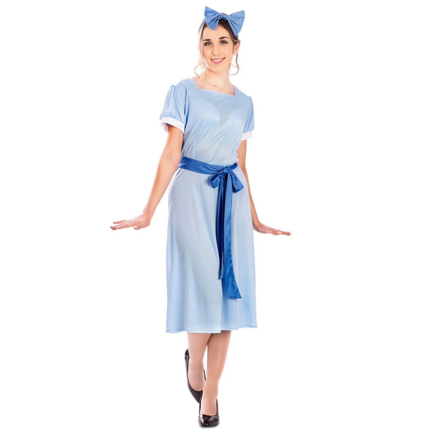 Mujer con disfraz de Wendy adulta de Peter Pan con vestido azul y diadema con lazo