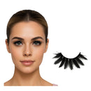 pestañas con plumas negras estilo cabaret para look elegante y llamativo