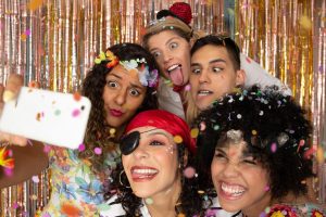 El After Halloween Perfecto: Disfraces para Grupos y Fiestas con Estilo