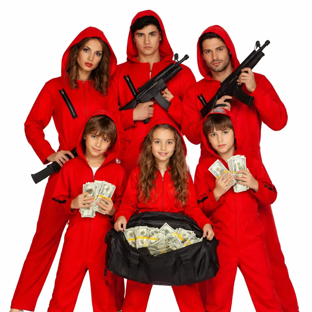 Grupo de amigos disfrazados de la Casa de Papel con monos rojos y máscaras en Carnaval