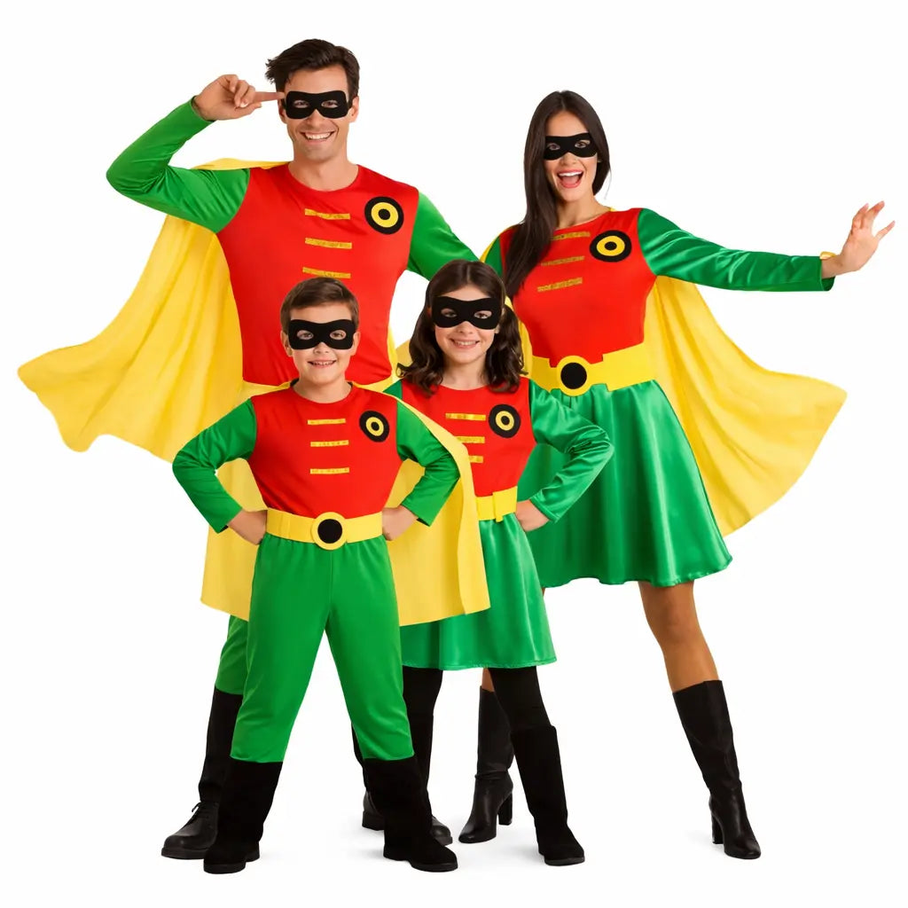 Grupo familiar disfrazado de Robin con trajes de superhéroe coordinados