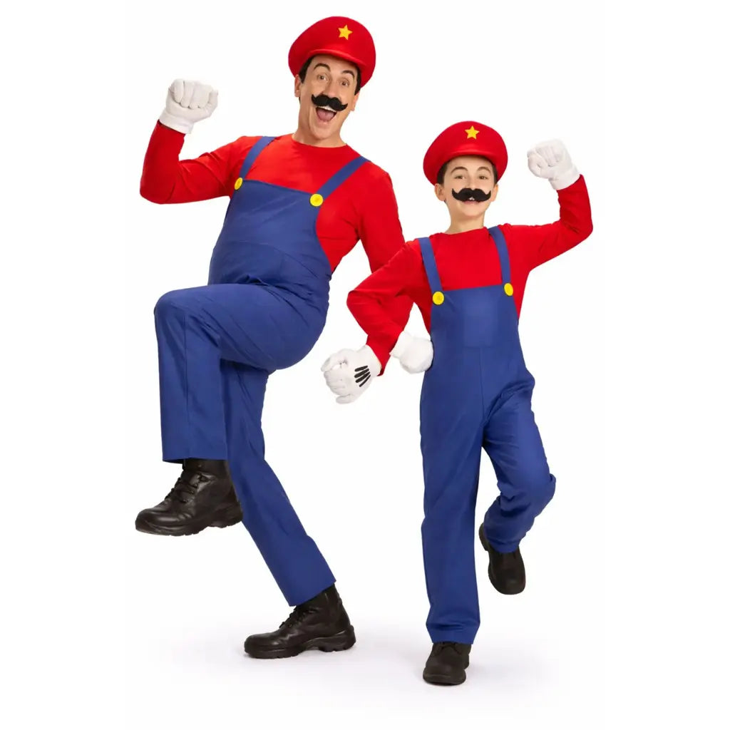 grupo de adultos y niños disfrazados de Mario coordinados para Carnaval o fiesta temática