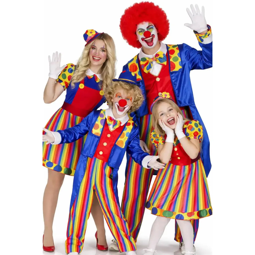 Grupo de amigos disfrazados de payasos multicolor con trajes llamativos y estilo circo en Carnaval