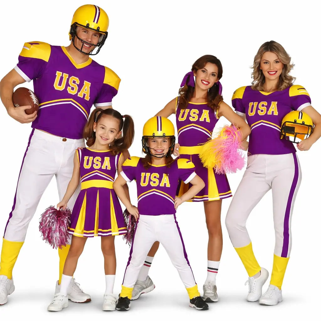 Grupo de amigos disfrazados de jugadores de fútbol americano en Carnaval coordinados con temática deportiva