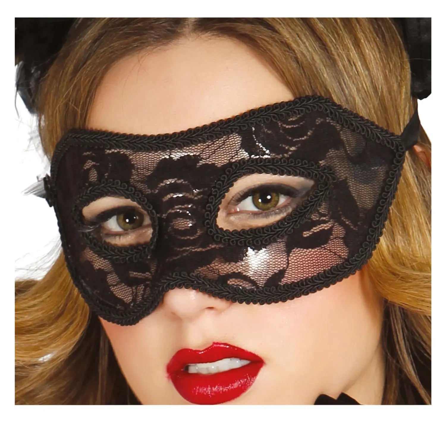 Antifaz sexy negro de encaje para disfraces y bailes de máscaras