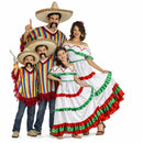 Grupo de amigos disfrazados con temática mexicana colorida para Carnaval, con trajes de mariachis y catrinas