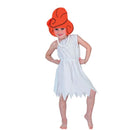 Niña con disfraz infantil de Wilma Picapiedra con vestido blanco y peluca naranja
