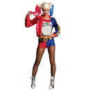 Disfraz Harley Quinn Suicide Squad adulto con chaqueta roja y azul y shorts brillantes